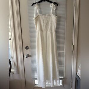 Elegant White Bow-Tie Dress